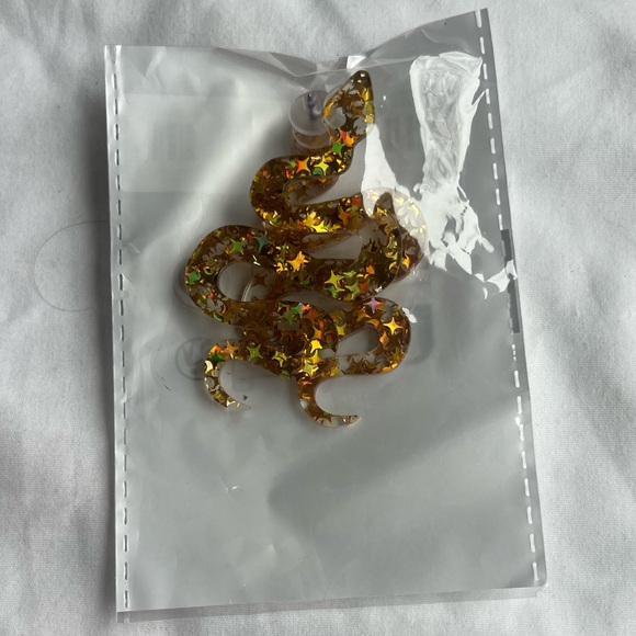 💛 Sequined Gold Acrylic Snake Earrings - Taylor Reputation Accessories Gift - Picture 4 of 6